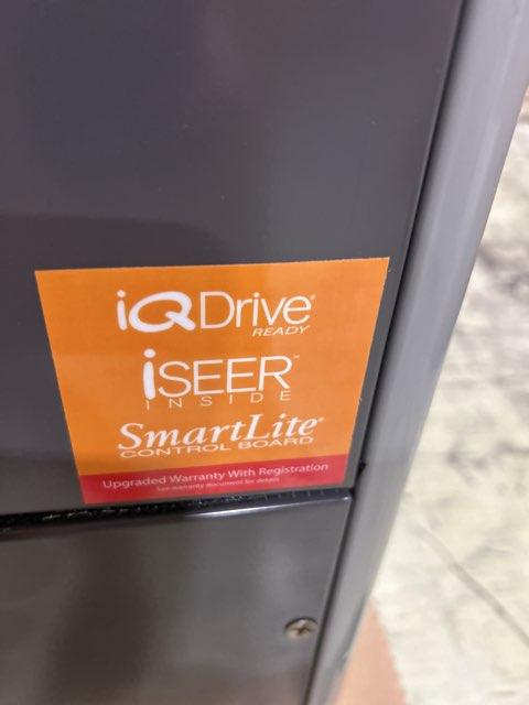 Aire acondicionado con paquete refrigerante de 5157 Btuh, 115/50/60/1 R-134A