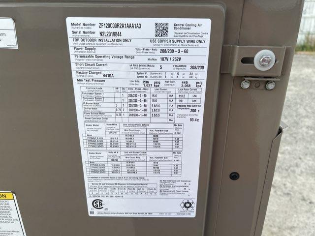 10 Ton Two-Stage Convertible Packaged Air Conditioning Unit, 11.2 EER, 208-230/60/3, R410A