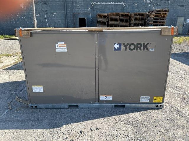 8.5 Ton Two-Stage Convertible Packaged Heat Pump Unit, 11.8 EER, 208-230/60/3, R410A