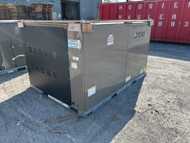 8.5 Ton Two-Stage Convertible Packaged Heat Pump Unit, 11.8 EER, 208-230/60/3, R410A