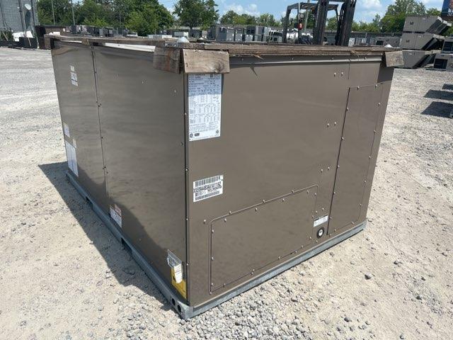 8.5 Ton Two-Stage Convertible Packaged Heat Pump Unit, 11.8 EER, 460/60/3, R410A
