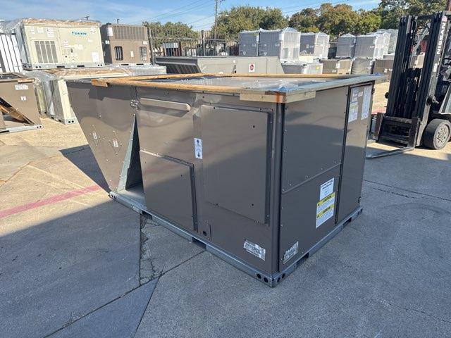 8.5 Ton Three-Stage Convertible Natural Gas/Electric Packaged Unit, 13.1 EER, 208-230/60/3, R410A