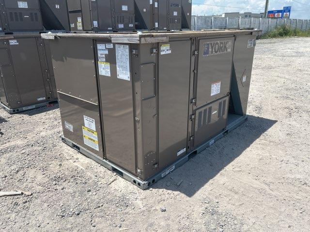 7.5 Ton Two-Stage Convertible Packaged Air Conditioning Unit W/18 Kw Heat, 12.2 EER, 460/60/3, R410A
