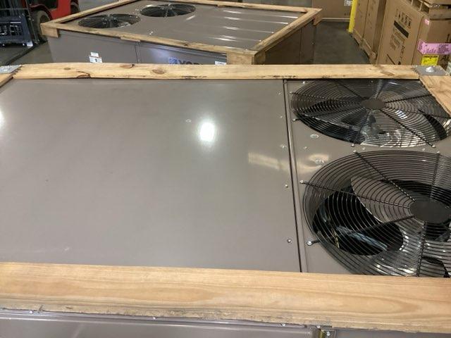 7.5 Ton 2-Stg Convertible Packaged Air Conditioning Unit W/ 24 Kw Heat, 12.2 EER, 460/60/3, R410A