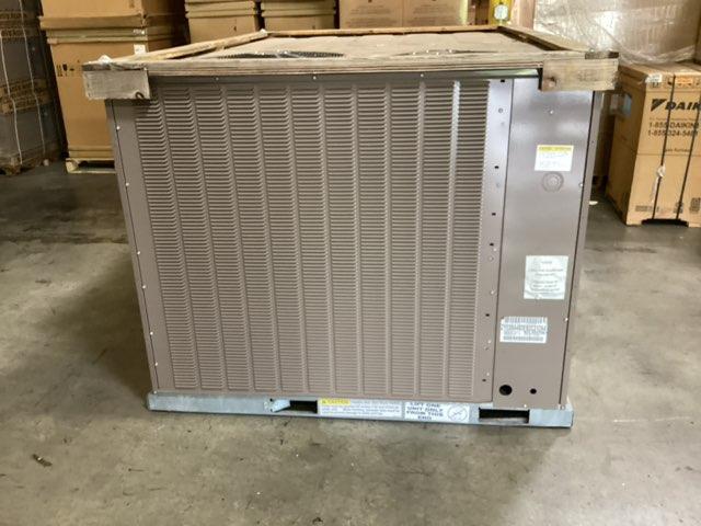 7.5 Ton Two-Stage Convertible Packaged Air Conditioning Unit, 12.2 EER, 460/60/3, R410A