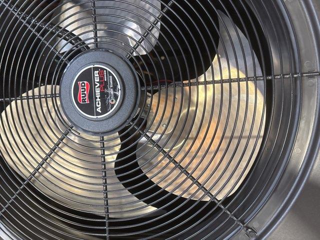 5 Ton Three-Stage Split-System Communicating Heat Pump 208-230/60/1 R410A 16 SEER2