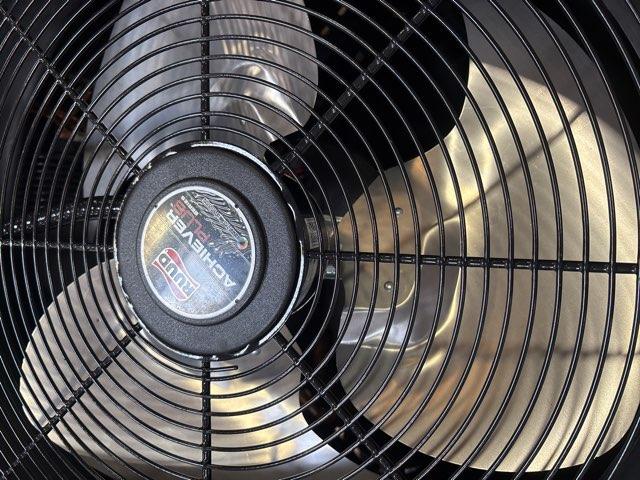 5 Ton Three-Stage Split-System Communicating Air Conditioner 208-230/60/1 R410A 16 SEER2