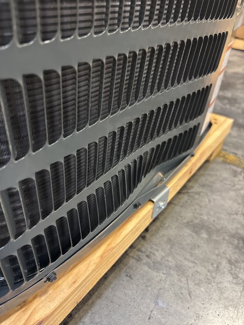 1.5 Ton Single-Stage Split-System Air Conditioner 208-230/60/1 R410A 14.3 SEER2