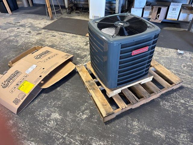 1.5 Ton Single-Stage Split-System Air Conditioner 208-230/60/1 R410A 14.3 SEER2