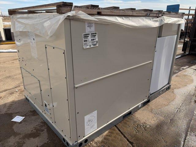 10 Ton Two-Stage Convertible Packaged Air Conditioning Unit, 11.2 EER, 208-230/60/3, R410A