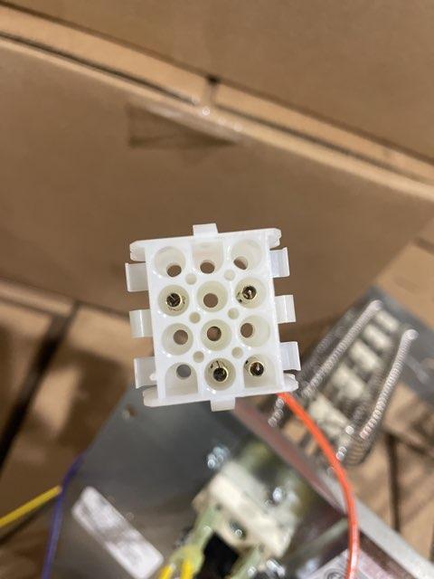 UNIDAD CONVERTIBLE DE 3 TONELADAS PARA ELECTRICIDAD/ELECTRICIDAD, SIN CALEFACCIÓN, 13 SEER 208-230/60/3 R-410A