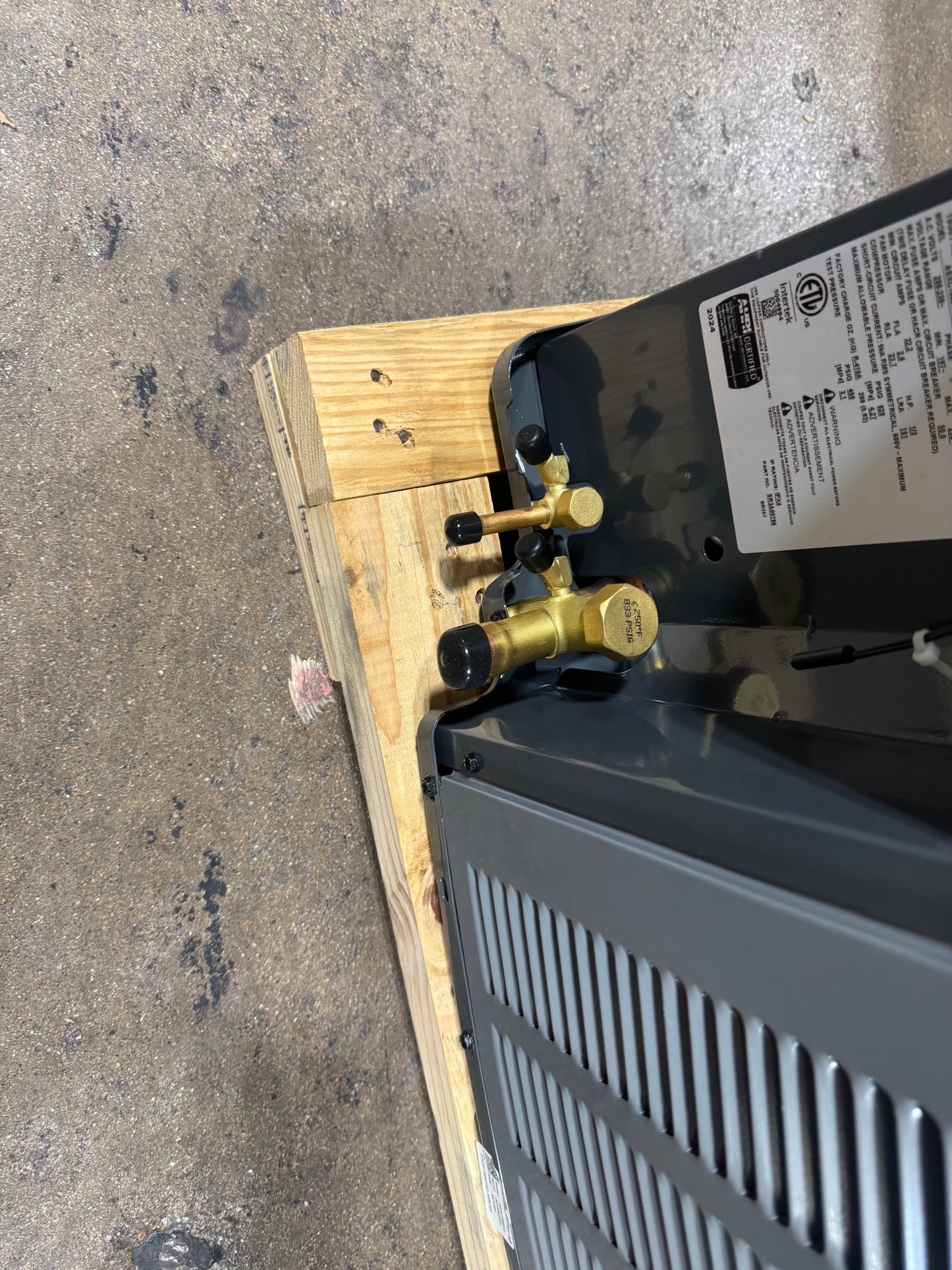 5 Ton Two-Stage Split-System Communicating Air Conditioner 208-230/60/1 R410A 17.5 SEER2