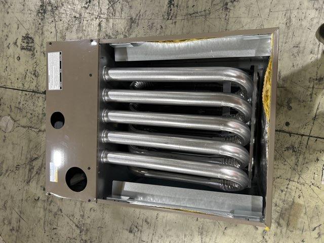 100,000 BTU 2-Stg Multiposition ECM Var Speed Comm Compatible Gas Furnace 96% 115/60/1 CFM: 1757