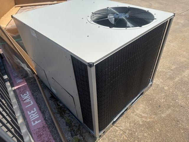 4 Ton Single-Stage Horizontal Natural Gas/Electric Packaged Unit, 14 SEER, 208-230/60/1, R410A