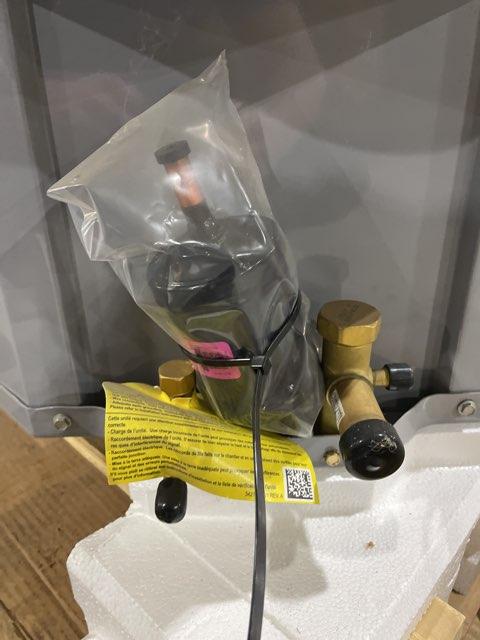 5 Ton Variable Speed Split-System Communicating Air Conditioner 208-230/60/1 R410A 14 SEER