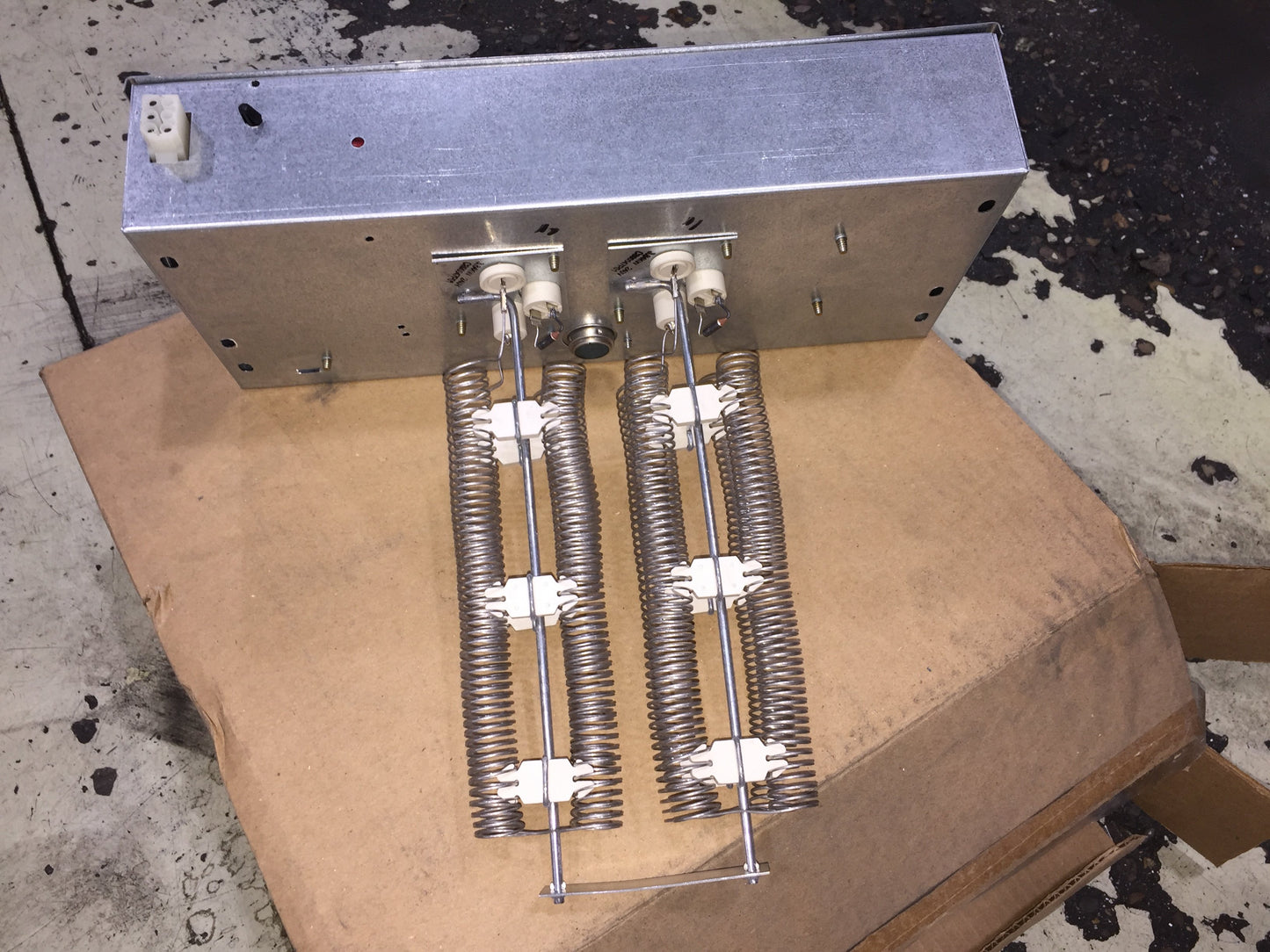 1.5 Ton 1-Stg SS Heat Pump 14.3 SEER2 with 1.5 Ton Multiposition Fan Coil with 8kW Electric Heat Kit