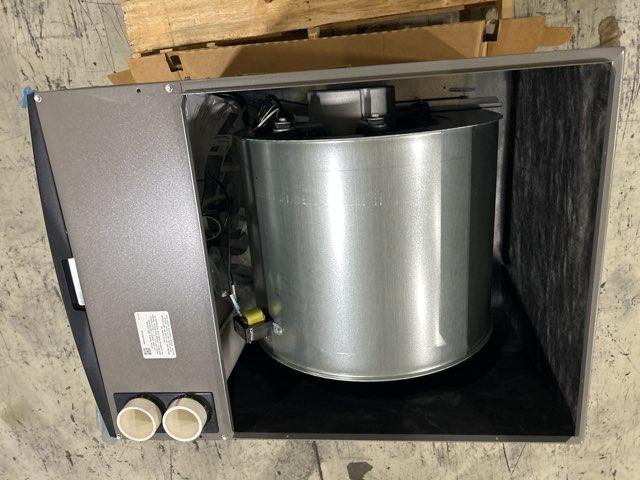 88,000 BTU Low NOx 2-Stg Downflow ECM Var Spd Comm Compatible Gas Furnace 96% 120/60/1 CFM: 2130