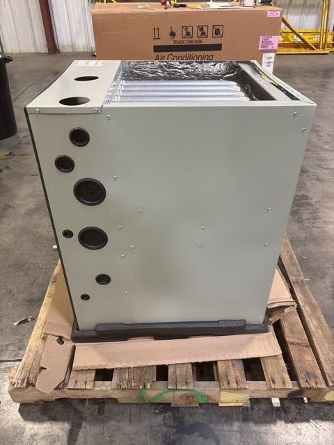 120,000 BTU Two-Stage Upflow/Horizontal PSC Variable Speed Gas Furnace 96% AFUE 120/60/1 CFM: 1985