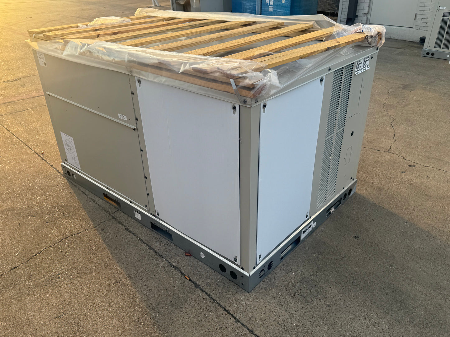 5 Ton Single-Stage Convertible Packaged Heat Pump Unit, 13.4 SEER2, 208-230/60/3, R410A