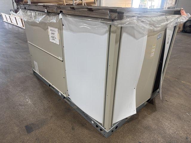 7.5 Ton Two-Stage Convertible Packaged Air Conditioning Unit, 12.4 EER, 460/60/3, R410A