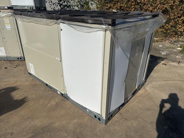 7.5 Ton Two-Stage Convertible Natural Gas/Electric Packaged Unit, 12.2 EER, 208-230/60/3, R410A