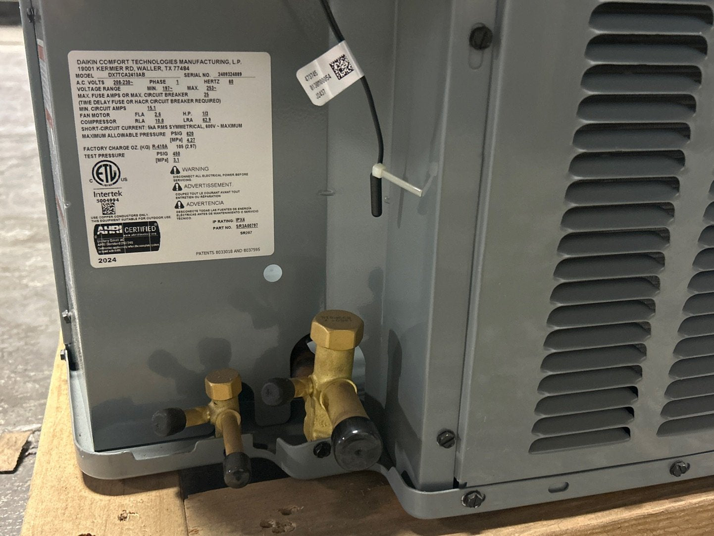2 Ton Two-Stage Split-System Communicating Compatible Air Conditioner 208-230/60/1 R410A 17 SEER2