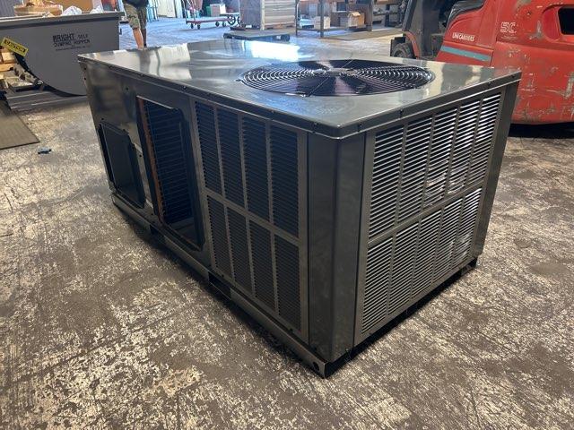 2 Ton Single-Stage Horizontal Packaged Heat Pump Unit, 13.4 SEER2, 208-230/60/1, R410A