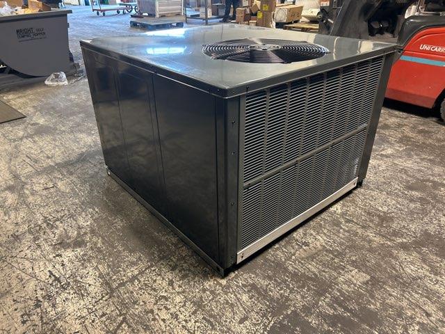 2.5 Ton Low NOx Two-Stage Convertible Natural G/E Packaged Unit, 14.6 SEER2, 208-230/60/1, R410A
