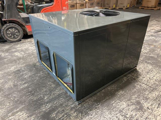 2.5 Ton Low NOx Two-Stage Convertible Natural G/E Packaged Unit, 14.6 SEER2, 208-230/60/1, R410A