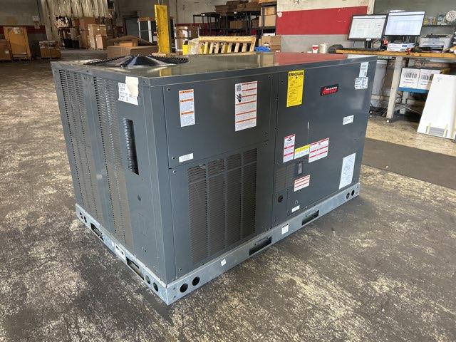 5 Ton Low NOx 2-Stg Convertible Natural Gas/Electric Packaged Unit, 15.2 SEER2, 208-230/60/1, R410A