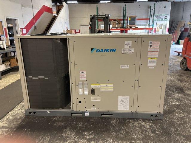 7.5 Ton Two-Stage Convertible Natural Gas/Electric Packaged Unit, 12.2 EER, 460/60/3, R410A