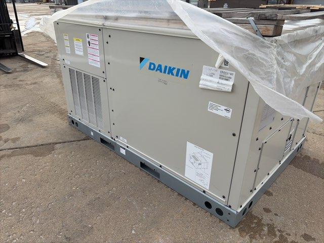 3 Ton Two-Stage Convertible Packaged Air Conditioning Unit, 16.4 SEER2, 575/60/3, R410A