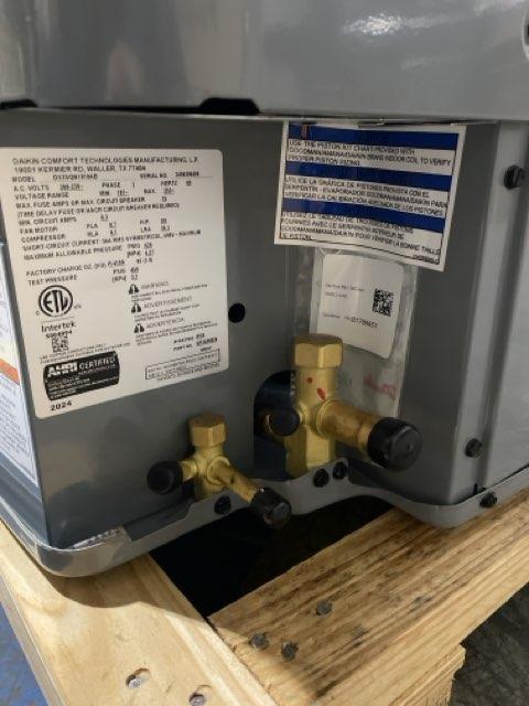 1.5 Ton Single-Stage Split-System Air Conditioner 208-230/60/1 R410A 13.4 SEER2