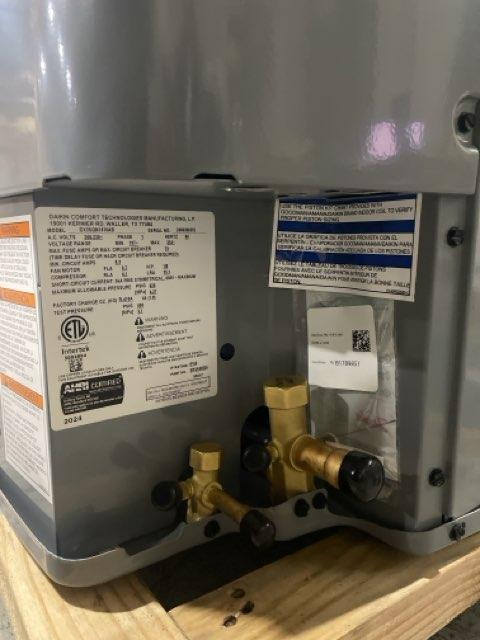 1.5 Ton Single-Stage Split-System Air Conditioner 208-230/60/1 R410A 13.4 SEER2