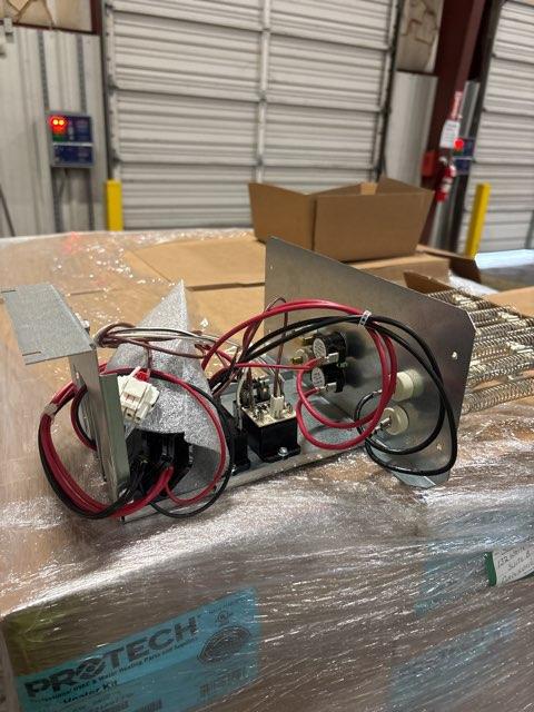 7 KW Electric Heat Kit with Breaker 208/240/60/1, Smart Plug Compatible