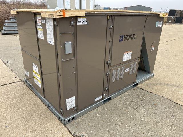 6.5 Ton Two-Stage Convertible Packaged Heat Pump Unit W/24 Kw Heat, 12 EER, 460/60/3, R410A
