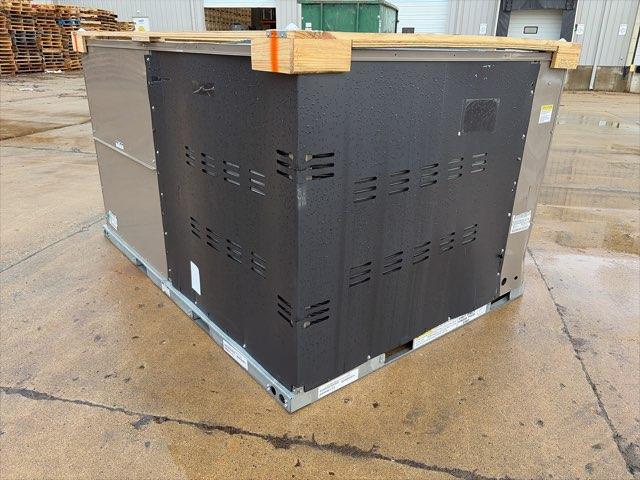 7.5 Ton Two-Stage Convertible Natural Gas/Electric Packaged Unit, 12 EER, 208-230/60/3, R410A