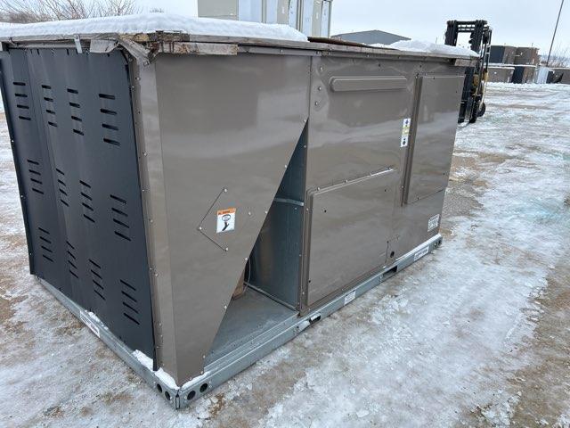 8.5 Ton Two-Stage Convertible Packaged Unit A/C W/24KW Heat, 12.2 EER, 460/60/3, R410A 24 KW