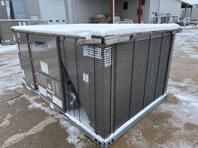 6.5 Ton Two-Stage Convertible Natural Gas/Electric Packaged Unit, 11.2 EER, 460/60/3, R410A