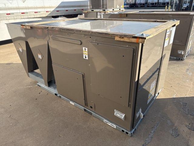 12.5 Ton Two-Stage Convertible Packaged Heat Pump Unit, 10.6 EER, 460/60/3, R410A