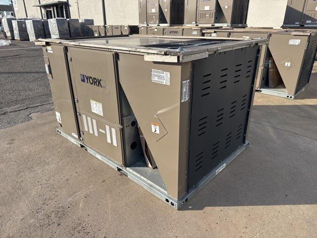 6.5 Ton Two-Stage Convertible Packaged Air Conditioning Unit, 14.8 EER, 460/60/3, R410A 24 KW