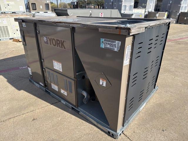 6.5 Ton Two-Stage Convertible Natural Gas/Electric Packaged Unit, 14.8 EER, 460/60/3, R410A