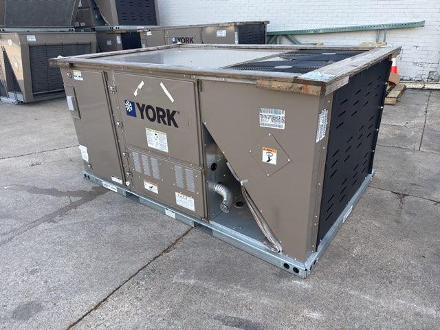 5 Ton Two-Stage Convertible Natural Gas/Electric Packaged Unit, 16.3 SEER, 208-230/60/3, R410A
