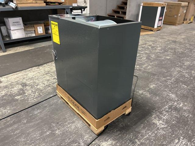 80,000 BTU Low NOx 2-Stg Down/Horz ECM Var Spd Comm Compatible Gas Furnace 80% 115/60/1 CFM: 1200