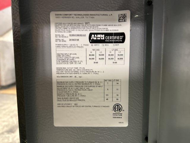 80,000 BTU Low NOx 2-Stg Down/Horz ECM Var Spd Comm Compatible Gas Furnace 80% 115/60/1 CFM: 1200