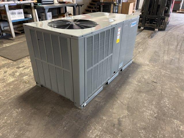 5 Ton Two-Stage Horizontal Packaged Air Conditioning Unit, 13.4 SEER2, 208-230/60/1, R410A