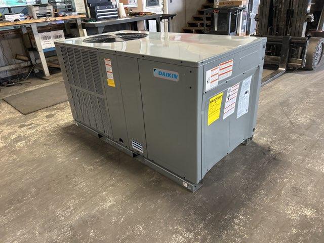 5 Ton Two-Stage Horizontal Packaged Air Conditioning Unit, 13.4 SEER2, 208-230/60/1, R410A