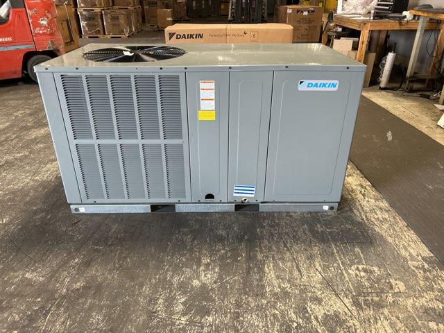 5 Ton Two-Stage Horizontal Packaged Air Conditioning Unit, 13.4 SEER2, 208-230/60/1, R410A