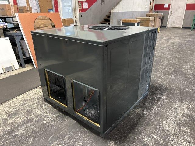 5 Ton Two-Stage Convertible Natural Gas/Electric Packaged Unit, 13.4 SEER2, 208-230/60/1, R410A