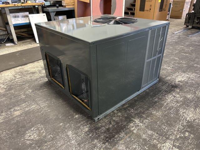 2 Ton Two-Stage Convertible Natural Gas/Electric Packaged Unit, 15.2 SEER2, 208-230/60/1, R410A